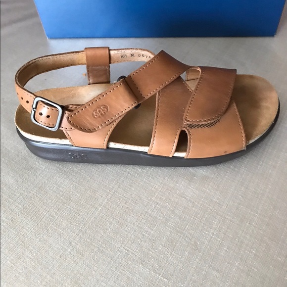 sas huggy sandals
